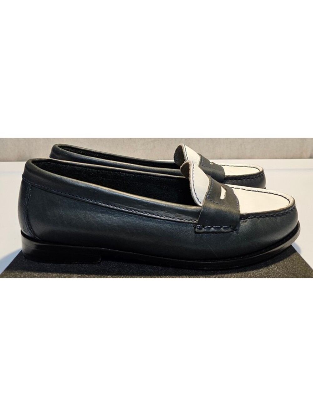 Jennifer Moore Colorblock Loafers 7.5 Chalk Whisper